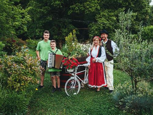 Familienbauernhof Rumac