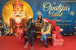 Advent in front of the Juraj Šporer Art Pavilion