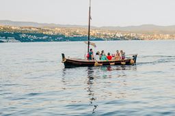 Vožnje z lesenimi čolni