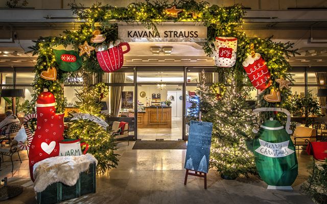 Advent u kavani Strauss