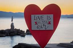 Mesec ljubezni v Opatiji: Romantika na obali Jadranskega morja