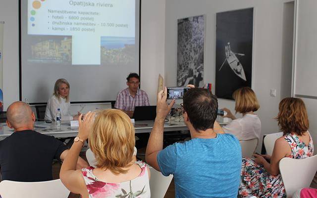 Naslovica Outdoor karte